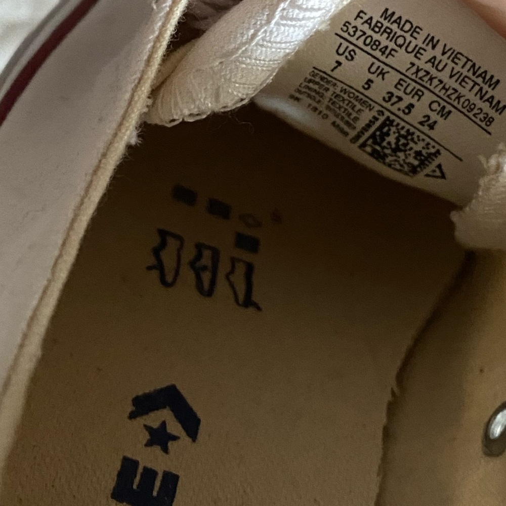 Converse slip ons - Picture 2 of 3